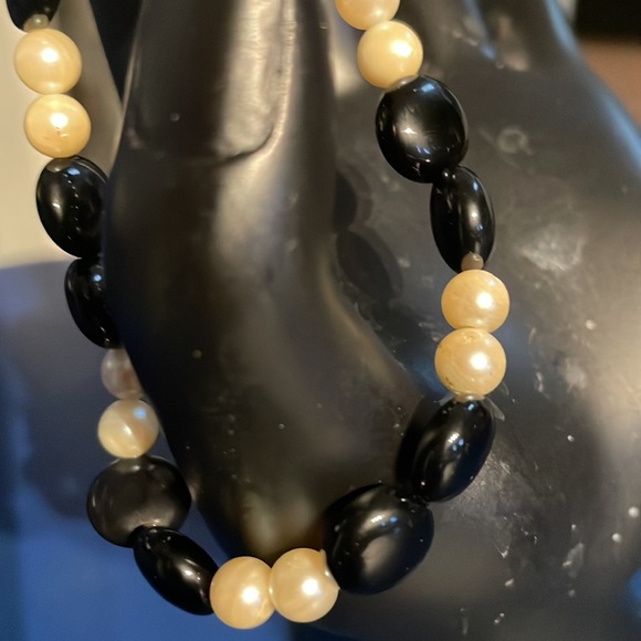 Genuine black onyx beads with pearl like beads no one could tell the difference - Picture 2 of 3